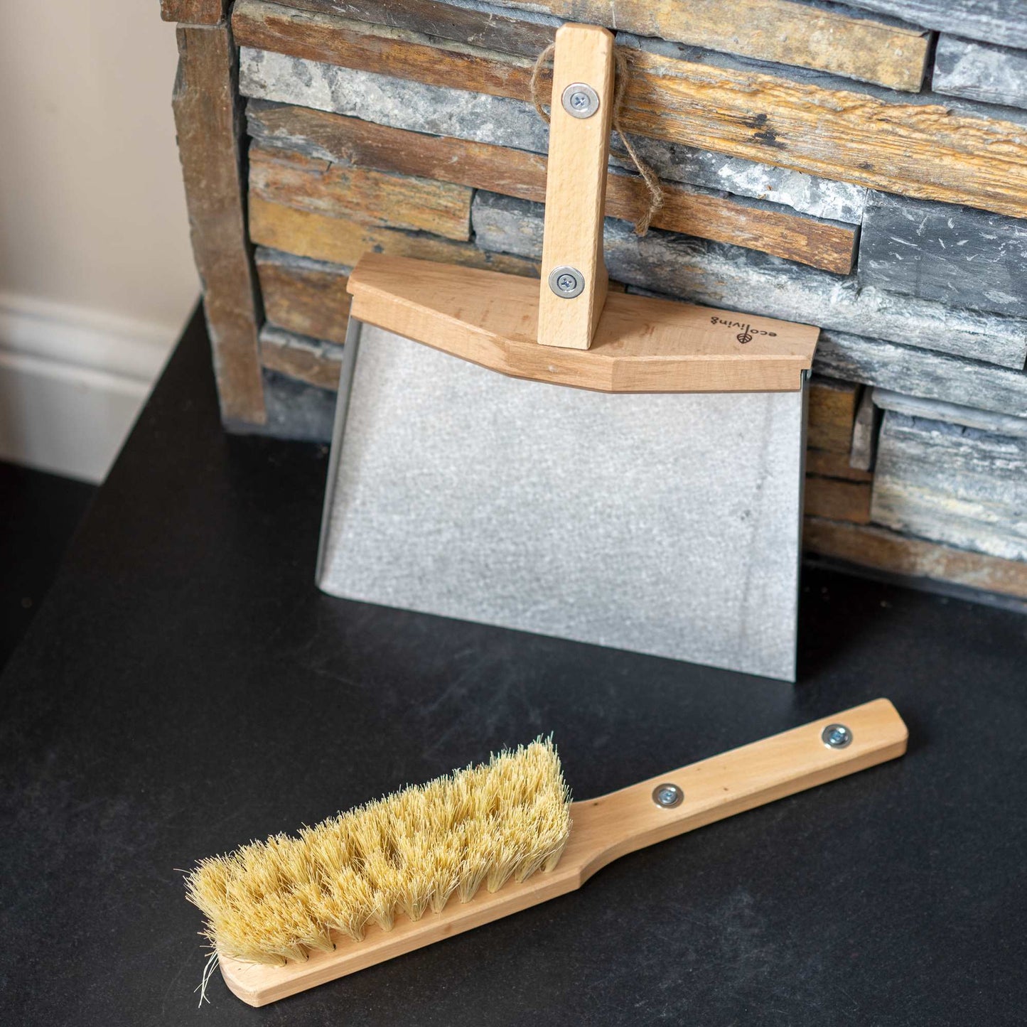 ecoLiving Brushes Scandi Style Wooden Dust Pan & Brush - Plastic Free